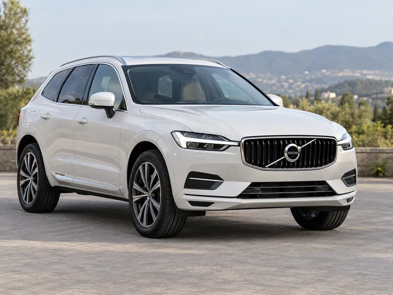 فولفو XC60 بيضاء
